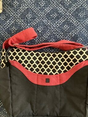 1154 Lill Studio Black and Red Patterned Shoulder Bag